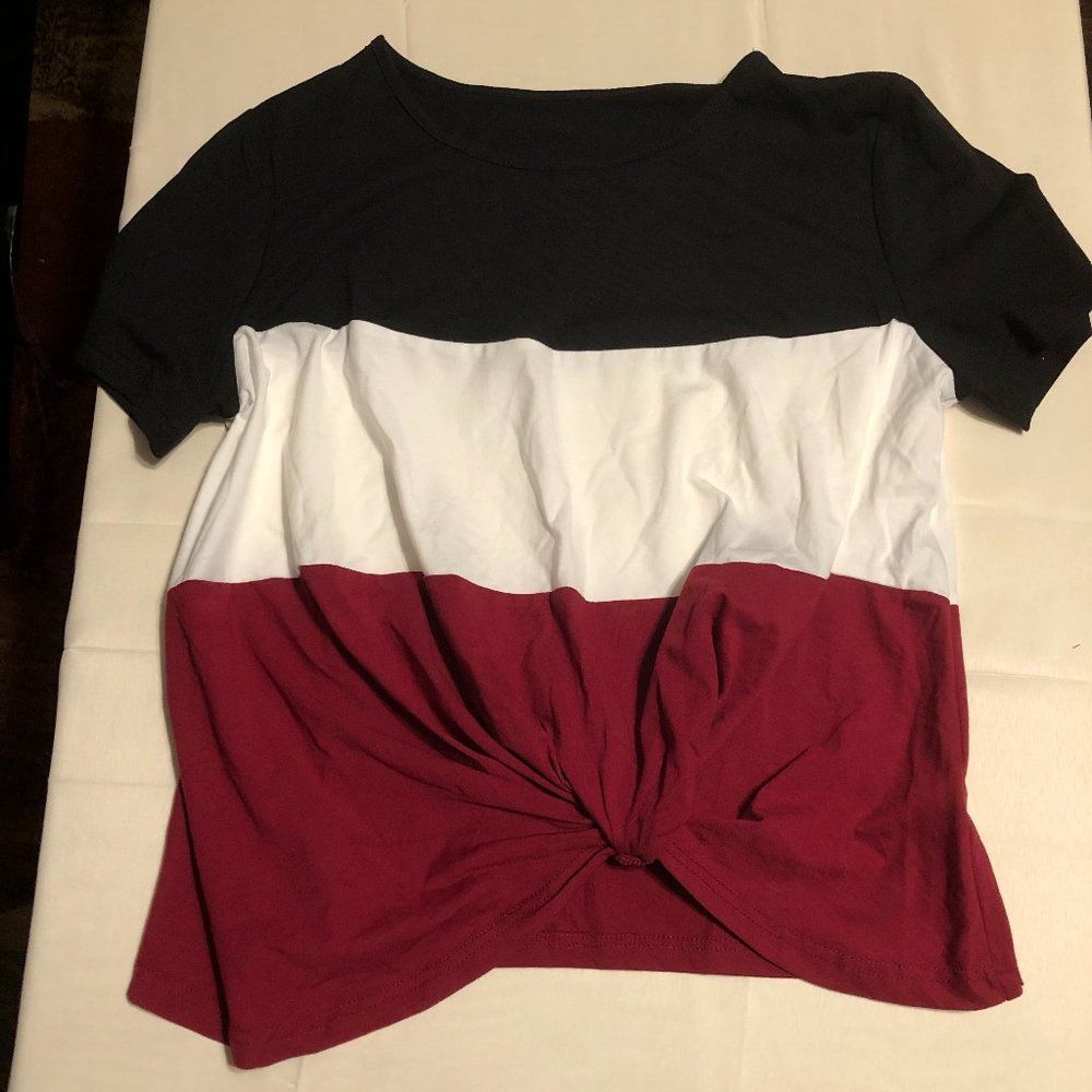 Women's Black, White, and Burgundy Short- Sleeve Top B39 Size L
